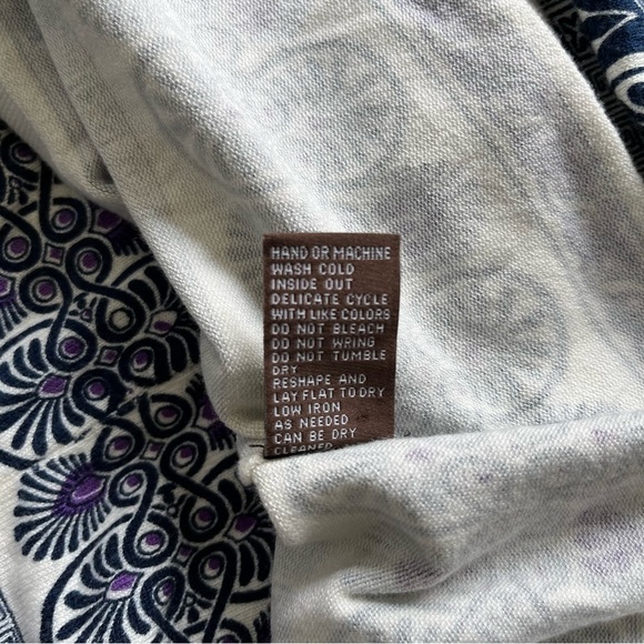 J McLaughlin Womens Patterned Sweater Size L Soft Long Sleeve Button Detail - Picture 8 of 9